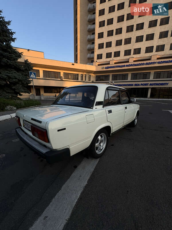 Седан ВАЗ / Lada 2105 1999 в Одессе