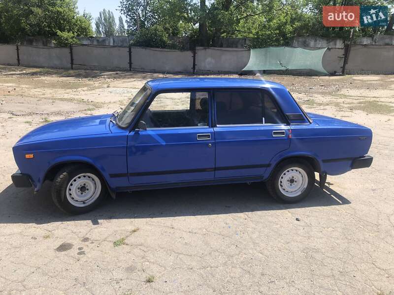 Седан ВАЗ / Lada 2105 1999 в Херсоні