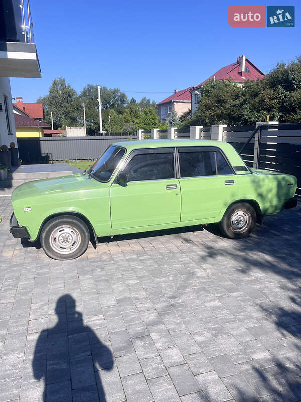 Седан ВАЗ / Lada 2105 1982 в Бродах