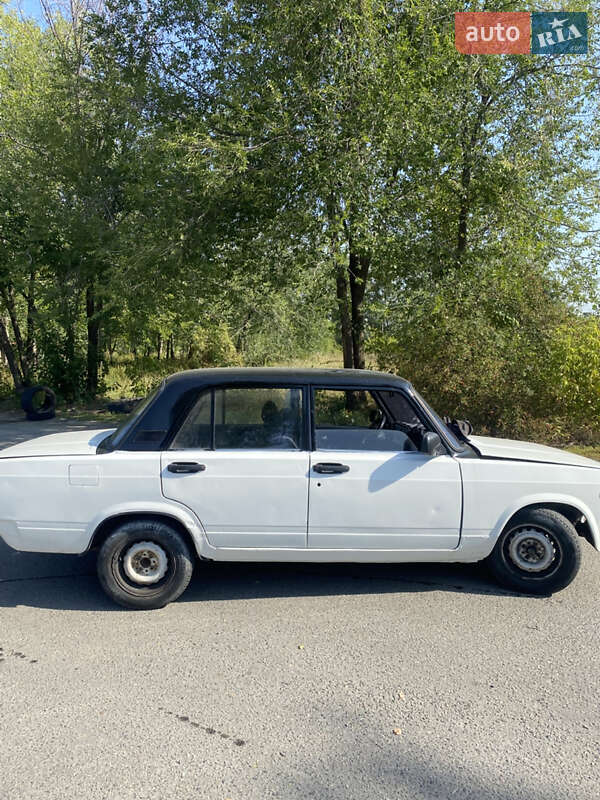 Седан ВАЗ / Lada 2105 1994 в Дніпрі