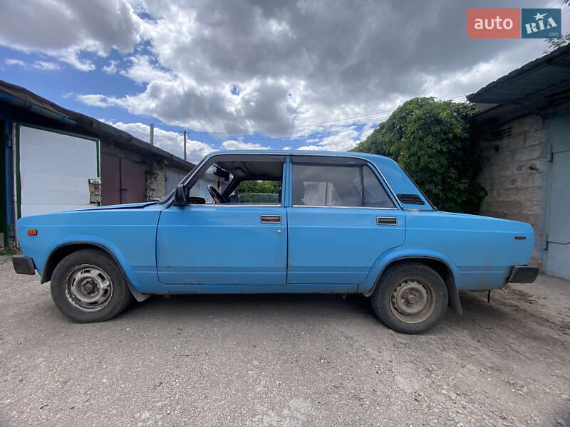 Седан ВАЗ / Lada 2105 1983 в Кривому Розі фото 2 Седан ВАЗ / Lada 2105 1983 в Кривому Розі