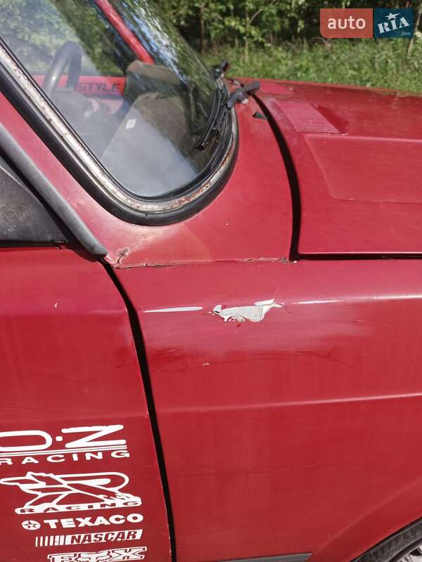 Седан ВАЗ / Lada 2105 1993 в Черновцах