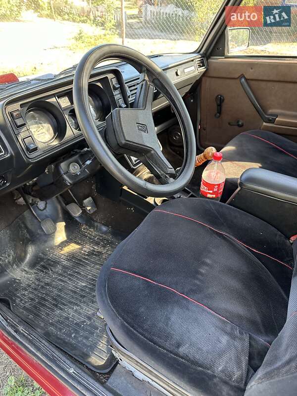 Седан ВАЗ / Lada 2105 1990 в Нових Санжарах