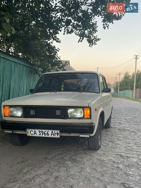 Седан ВАЗ / Lada 2105 1990 в Черкассах
