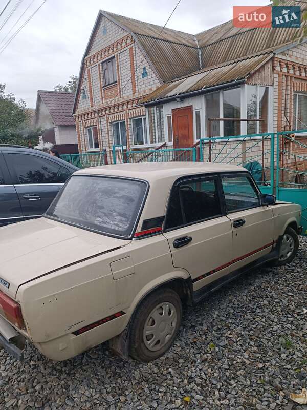 Седан ВАЗ / Lada 2105 1984 в Бердичеве