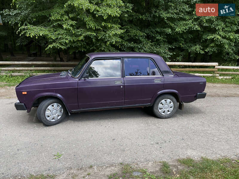 Седан ВАЗ / Lada 2105 2000 в Ильинцах