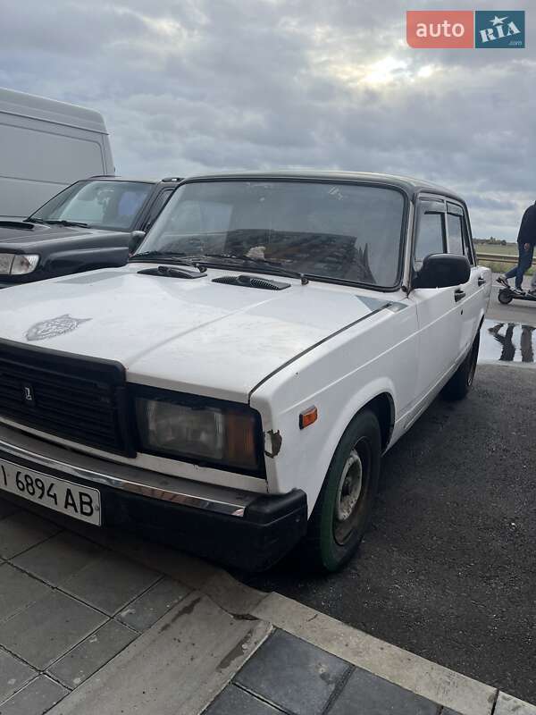 Седан ВАЗ / Lada 2105 1990 в Авангарді