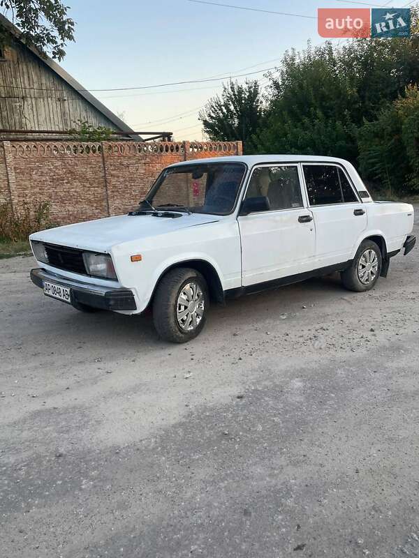 Седан ВАЗ / Lada 2105 2001 в Запорожье