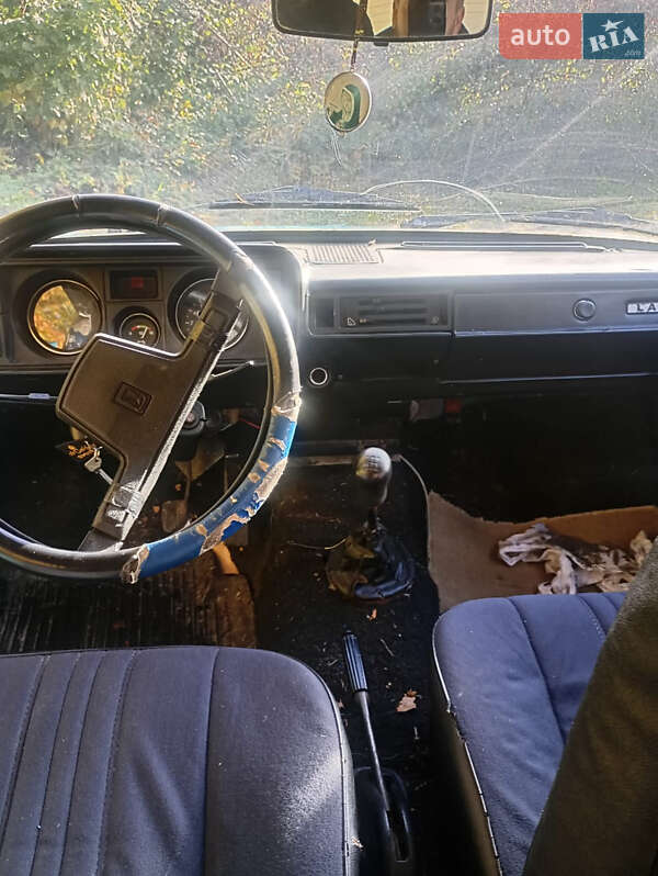 Седан ВАЗ / Lada 2105 1992 в Старичах