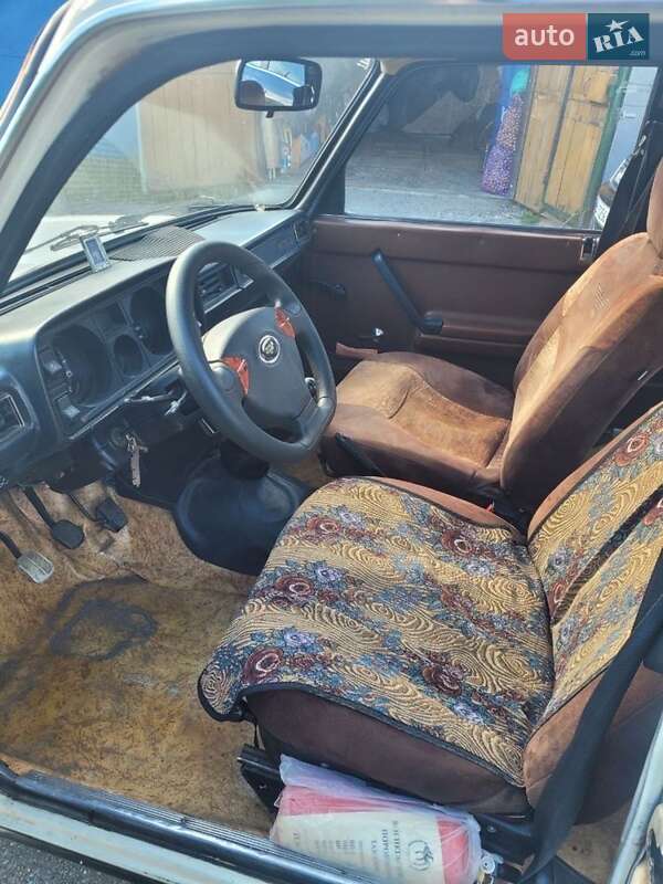 Седан ВАЗ / Lada 2105 1984 в Каменском фото 6 Седан ВАЗ / Lada 2105 1984 в Каменском