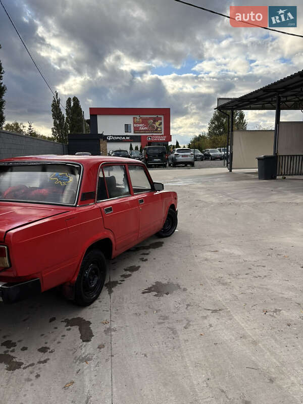 Седан ВАЗ / Lada 2105 1982 в Черкасах