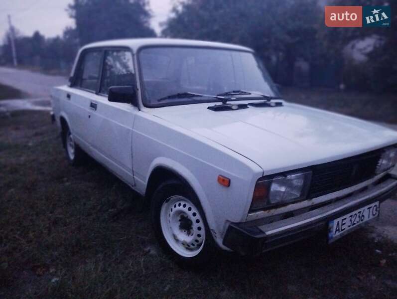 Седан ВАЗ / Lada 2105 1990 в Каменском
