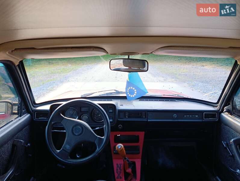 Седан ВАЗ / Lada 2105 1989 в Вышгороде