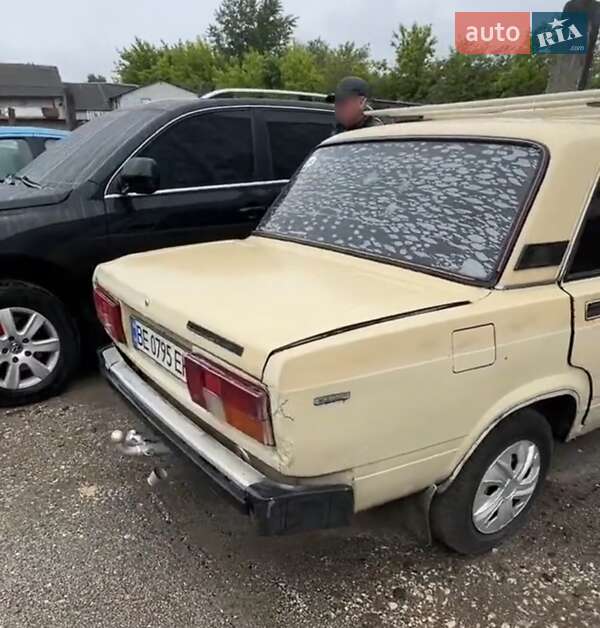 Седан ВАЗ / Lada 2105 1981 в Киеве фото 5 Седан ВАЗ / Lada 2105 1981 в Киеве