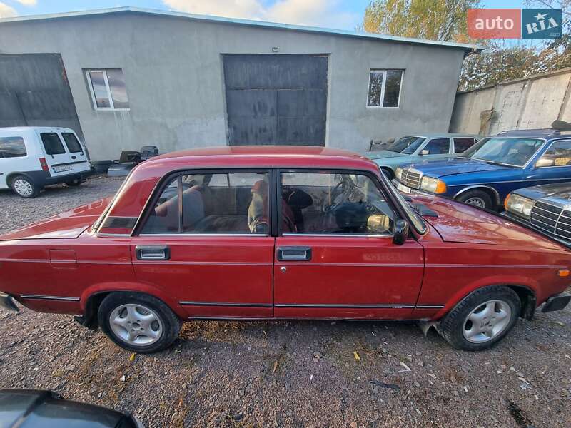 Седан ВАЗ / Lada 2105 1990 в Кременце