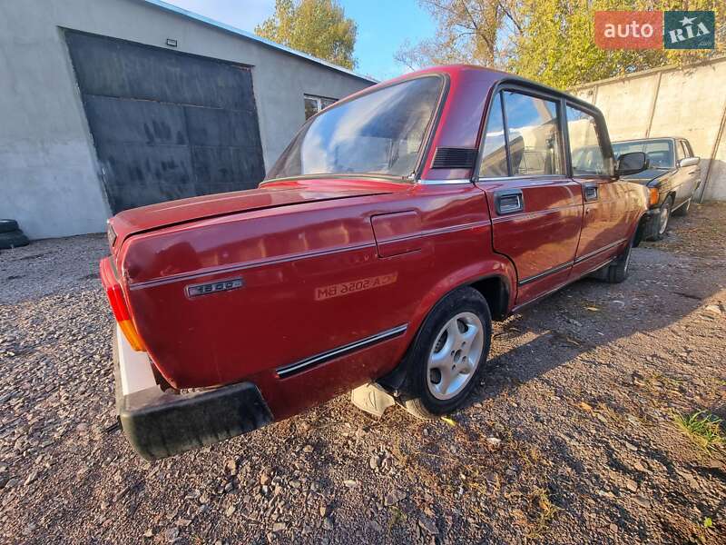 Седан ВАЗ / Lada 2105 1990 в Кременце