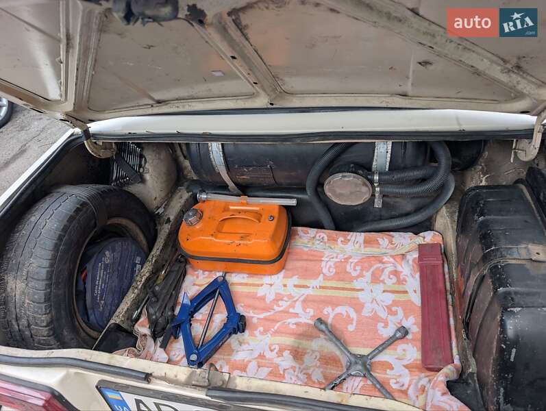 Седан ВАЗ / Lada 2105 1990 в Запоріжжі фото 12 Седан ВАЗ / Lada 2105 1990 в Запоріжжі