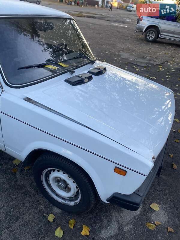 Седан ВАЗ / Lada 2105 1982 в Днепре фото 2 Седан ВАЗ / Lada 2105 1982 в Днепре