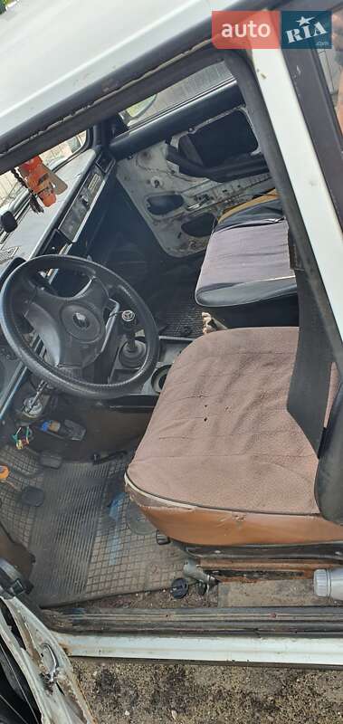 Седан ВАЗ / Lada 2105 1992 в Харкові фото 2 Седан ВАЗ / Lada 2105 1992 в Харкові