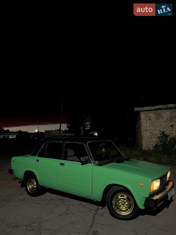 Седан ВАЗ / Lada 2105 1988 в Чернигове фото 5 Седан ВАЗ / Lada 2105 1988 в Чернигове