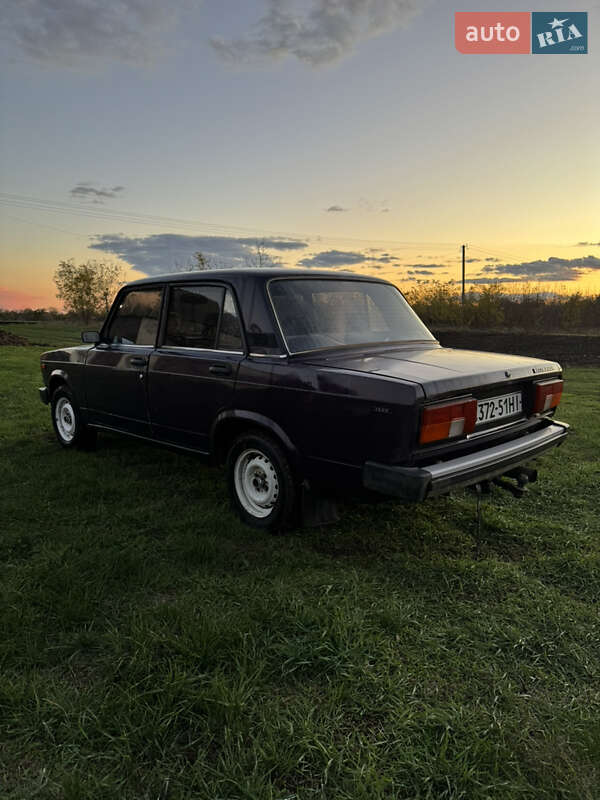 Седан ВАЗ / Lada 2105 1984 в Врадіївці фото 4 Седан ВАЗ / Lada 2105 1984 в Врадіївці