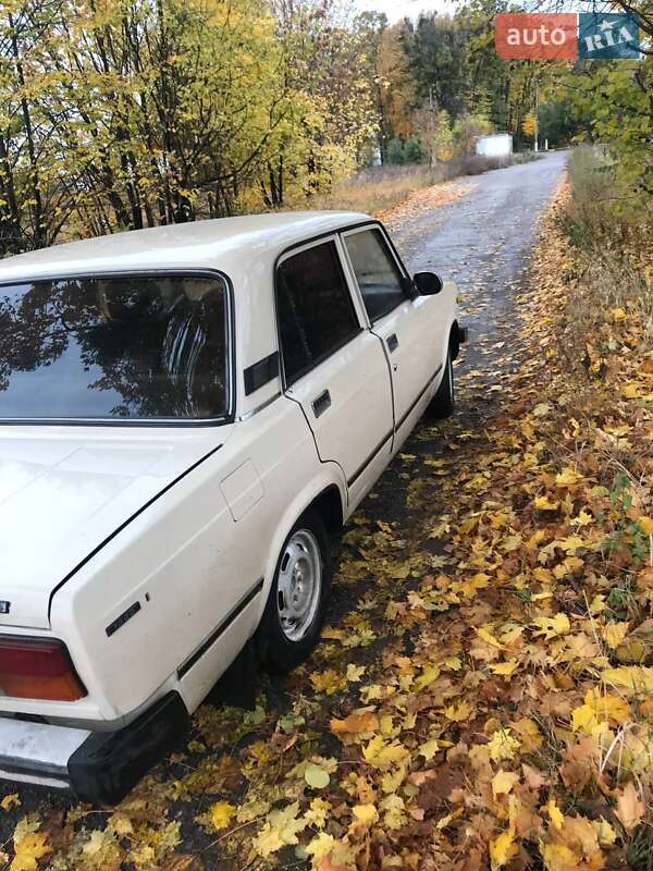 Седан ВАЗ / Lada 2105 1986 в Люботине фото 4 Седан ВАЗ / Lada 2105 1986 в Люботине