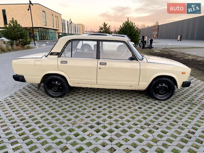 Седан ВАЗ / Lada 2105 1983 в Хмельницком фото 9 Седан ВАЗ / Lada 2105 1983 в Хмельницком