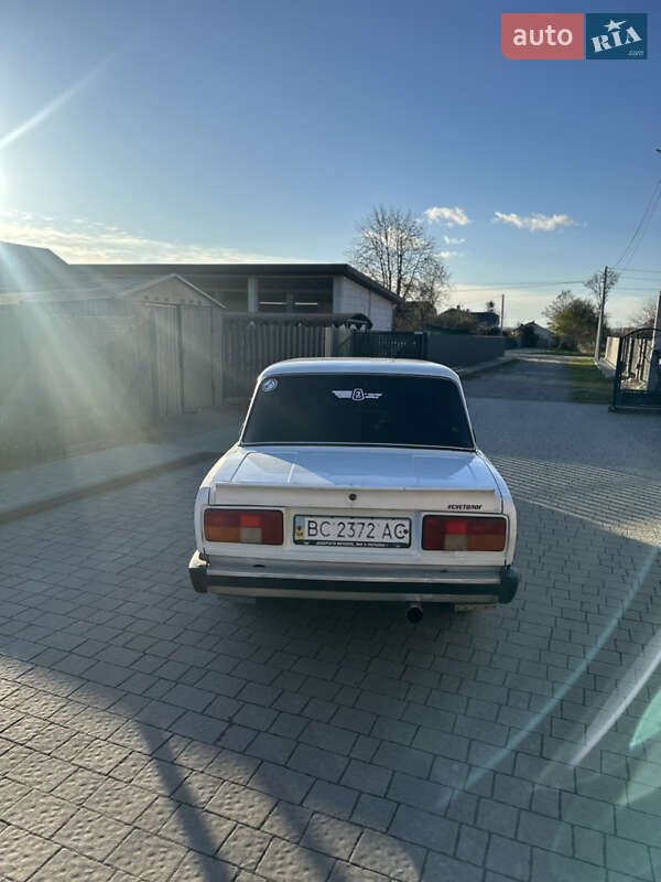 Седан ВАЗ / Lada 2105 1983 в Львові фото 3 Седан ВАЗ / Lada 2105 1983 в Львові