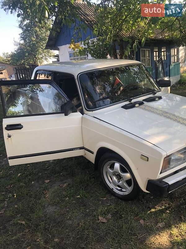 Седан ВАЗ / Lada 2105 1995 в Лубнах фото Седан ВАЗ / Lada 2105 1995 в Лубнах