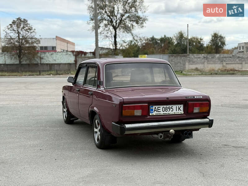 Седан ВАЗ / Lada 2105 1982 в Павлограде