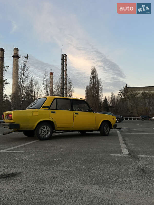 Седан ВАЗ / Lada 2105 1983 в Києві