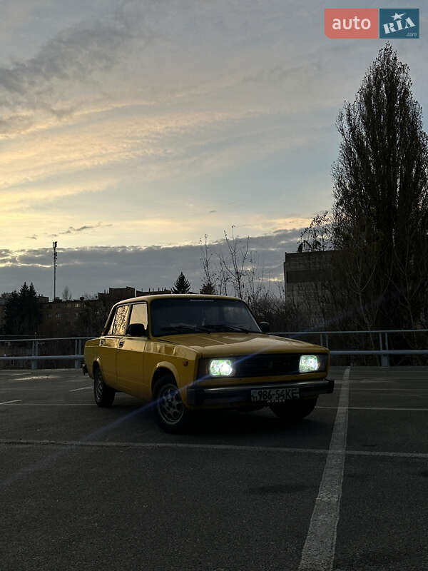 Седан ВАЗ / Lada 2105 1983 в Києві