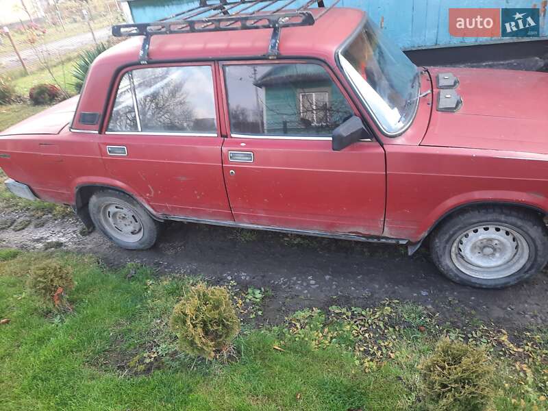 Седан ВАЗ / Lada 2105 1993 в Горохове