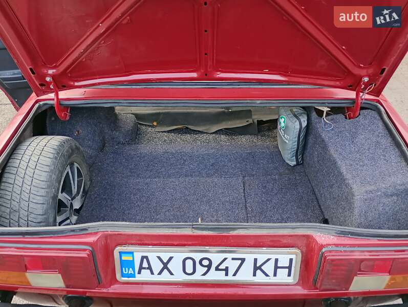 Седан ВАЗ / Lada 2105 1982 в Харькове фото 10 Седан ВАЗ / Lada 2105 1982 в Харькове