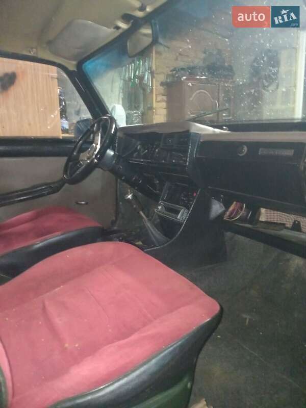Седан ВАЗ / Lada 2105 1987 в Млинове фото 3 Седан ВАЗ / Lada 2105 1987 в Млинове