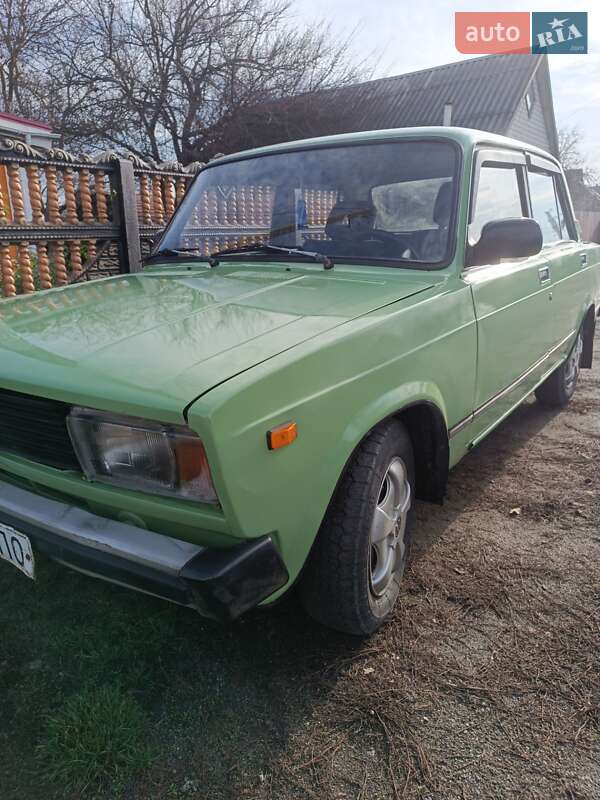 Седан ВАЗ / Lada 2105 1985 в Козельщине