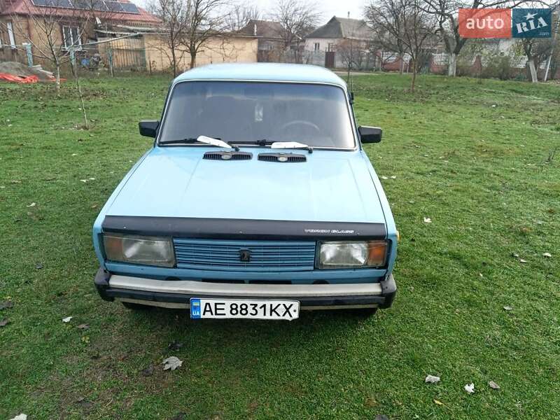 Седан ВАЗ / Lada 2105 1988 в Дніпрі