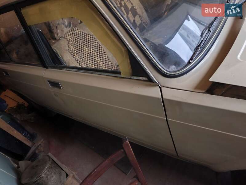 Седан ВАЗ / Lada 2105 1982 в Івано-Франківську