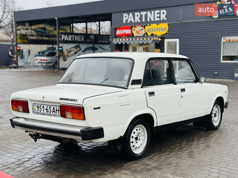Седан ВАЗ / Lada 2105 1993 в Новомосковске