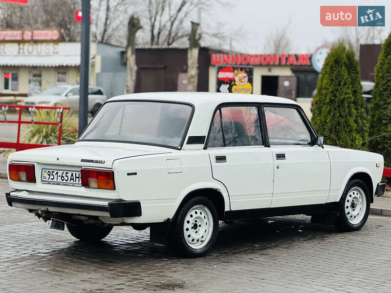 Седан ВАЗ / Lada 2105 1993 в Новомосковске