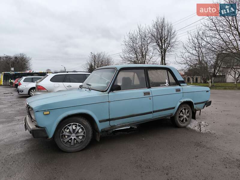 Седан ВАЗ / Lada 2105 1987 в Дубно
