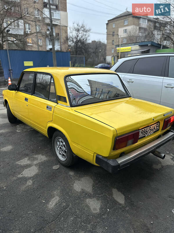 Седан ВАЗ / Lada 2105 1983 в Києві фото 5 Седан ВАЗ / Lada 2105 1983 в Києві