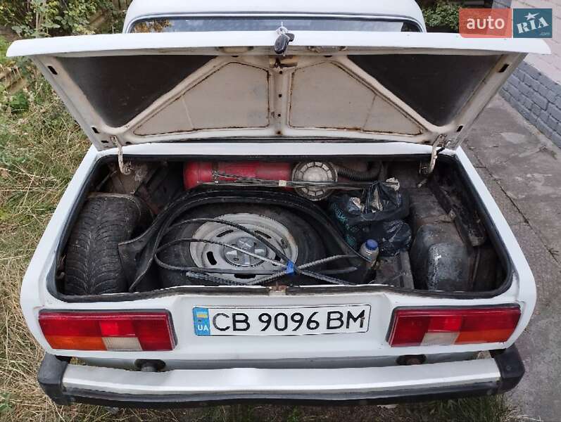 Седан ВАЗ / Lada 2105 1990 в Чернигове фото 16 Седан ВАЗ / Lada 2105 1990 в Чернигове