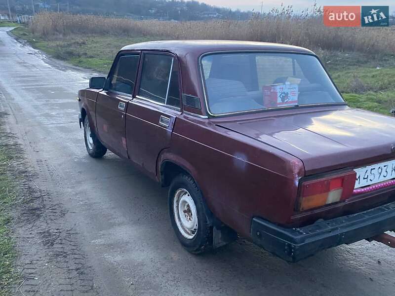 Седан ВАЗ / Lada 2105 1983 в Вознесенске
