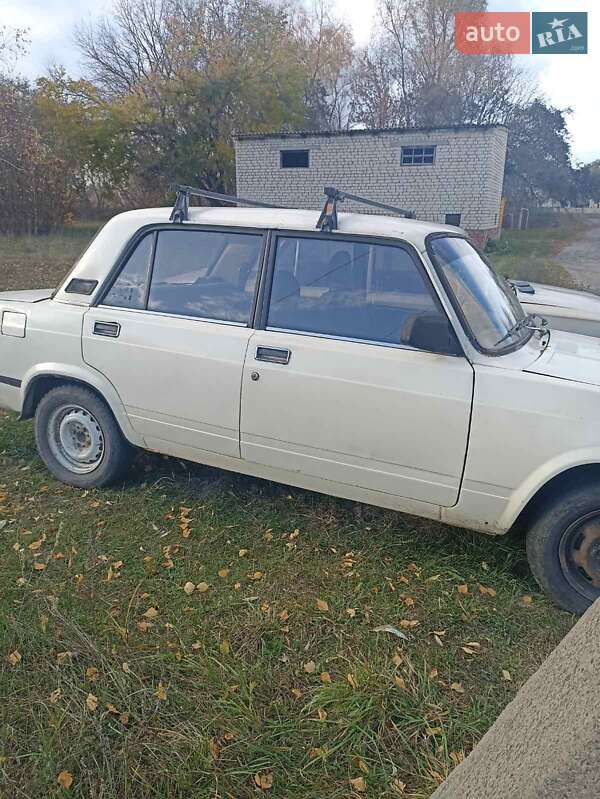 Седан ВАЗ / Lada 2105 1990 в Козелеці