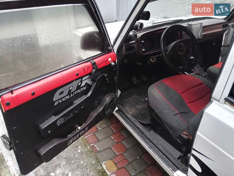 Седан ВАЗ / Lada 2105 1979 в Золочеве