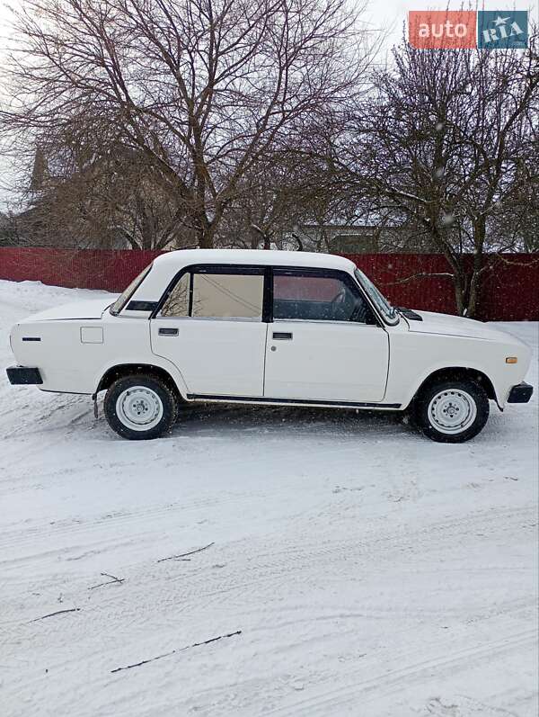 Седан ВАЗ / Lada 2105 1983 в Калиновке