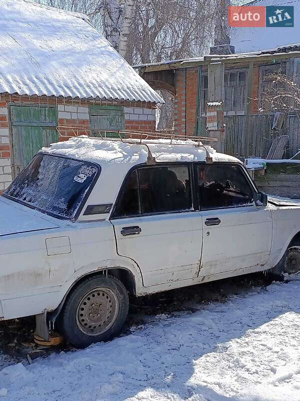 Седан ВАЗ / Lada 2105 1983 в Мерефа фото 4 Седан ВАЗ / Lada 2105 1983 в Мерефа