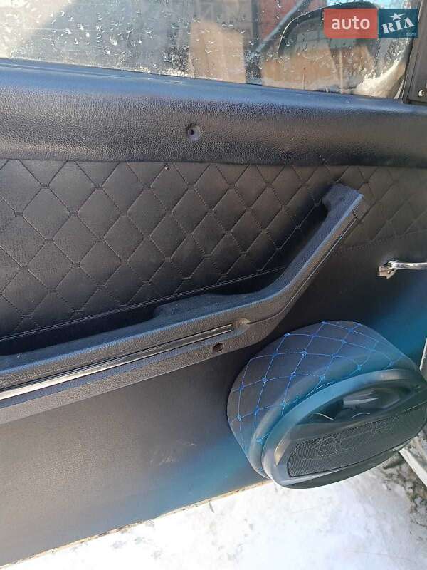 Седан ВАЗ / Lada 2105 1983 в Мерефа фото 9 Седан ВАЗ / Lada 2105 1983 в Мерефа