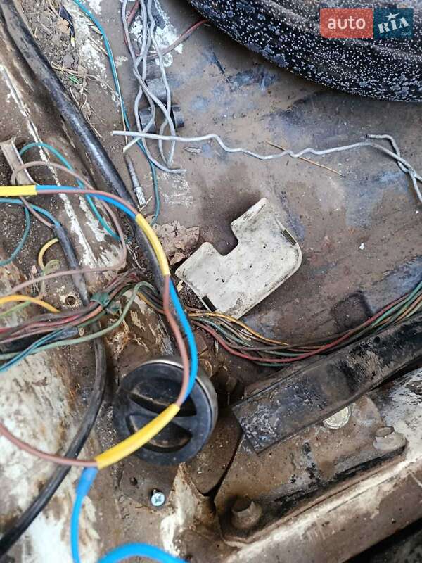 Седан ВАЗ / Lada 2105 1983 в Мерефа фото 17 Седан ВАЗ / Lada 2105 1983 в Мерефа